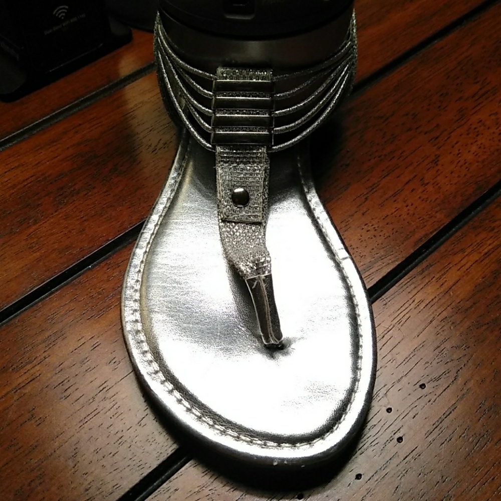 Sandals - Picture 4 of 4